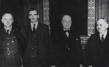 Od lewej gen. Władysław Sikorski, Anthony Eden, Winston Churchill oraz Iwan Majski z okazji podpisania traktatu polsko-sowieckiego w Londynie 30 lipca 1941 r. Ze zbiorów BN - polona.pl
