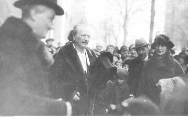 Przyjazd Ignacego Paderewskiego do Poznania. Źródło: Wikipedia Commons, domena publiczna